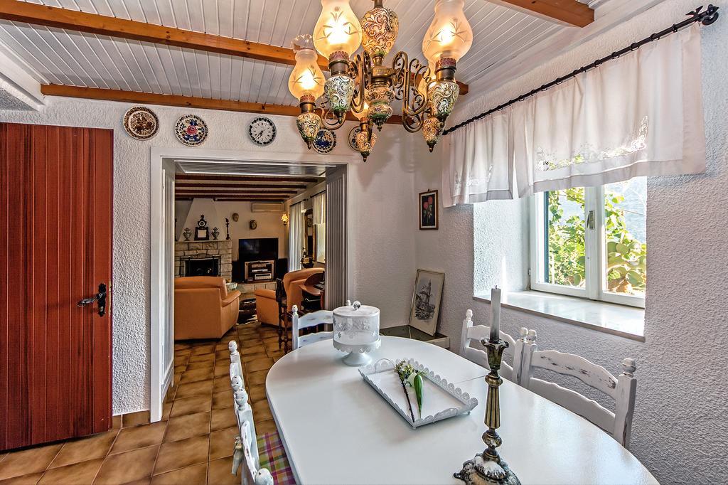 Villa Blanka Žrnovnica Стая снимка
